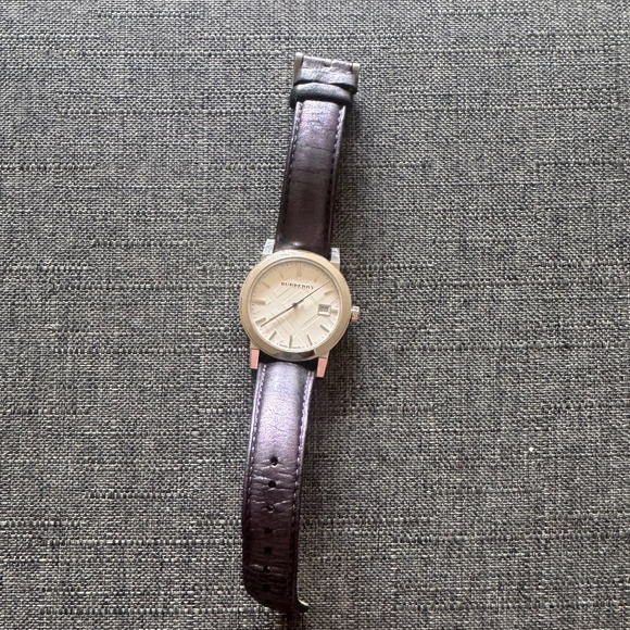 Burberry Women’s City Leather Watch - Picture 1 of 1